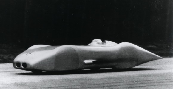 Mercedes-Benz W 125: 432.7 km/h que 75 años después todavía son récord