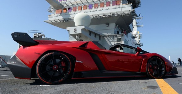 Veneno Roadster, 2